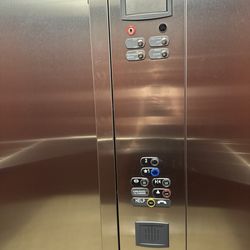Team85 Fitness & Wellness Center - Nice clean elevator