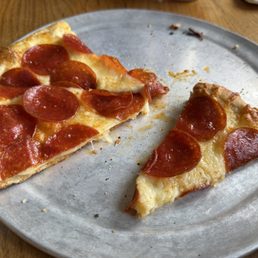 Pepperoni pizza with white sauce Pepperoni pizza with white sauce