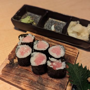 ITs IZAKAYA - $5 6pc simple small sushi rolls. This one is yellowtail. - Sushi Bars Near Me - Las Vegas, Nevada
