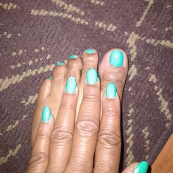 Happy Nail & Spa - Fill in and a pedicure