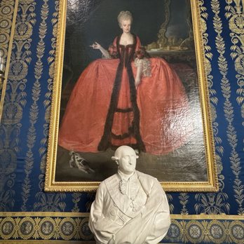Palacio Real de Madrid - Landmarks & Historical Buildings Near Me - Madrid, M