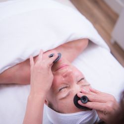 Radiant Day Spa - Facial massage