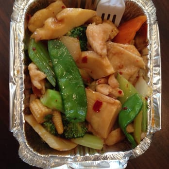 Sake House - Small chicken with mixed vegetables. Asked for spicy and they delivered. - Japanese Near Me - Milford, New Hampshire
