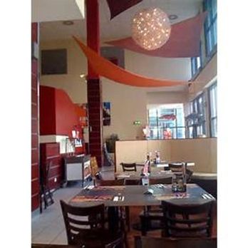 Pizza Hut - Pizza Near Me - Magdeburg, ST