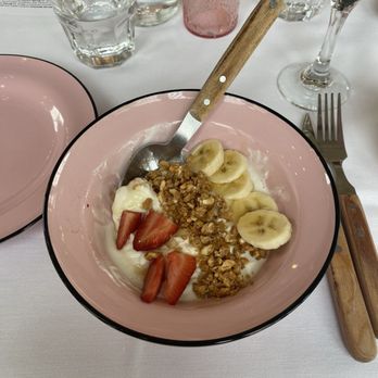 Movida - Granola & Yogurt starter - Spanish Near Me - Milwaukee, Wisconsin
