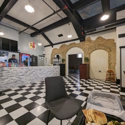 Shawarma Stop - Dinning Room