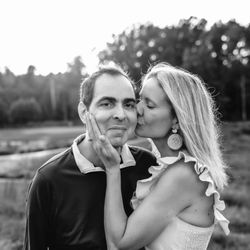 Matt D Photography - Husband and Wife - Outdoor Family Photo Session
