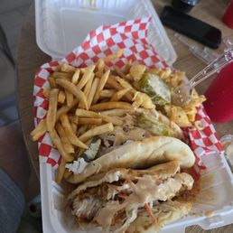 Pita chicken taco