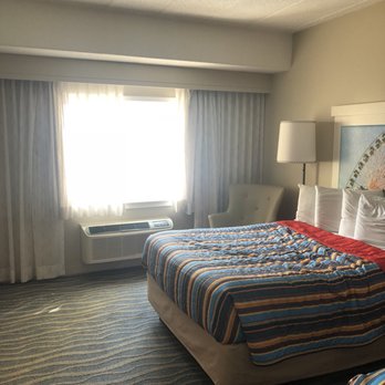 Hotel Breakers - Hotels Near Me - Sandusky, Ohio Hotel Breakers - Hotels Near Me - Sandusky, Ohio