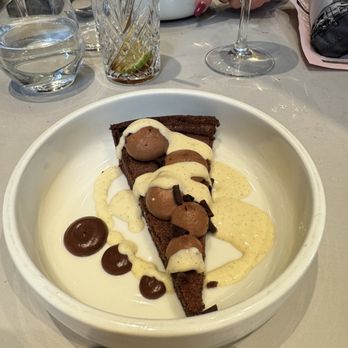 58 Tour Eiffel - Chocolate mousse - French Near Me - Paris, 75