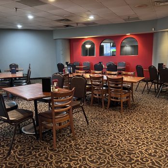 Lone Oak Grill - Bars Near Me - Forest Lake, Minnesota
