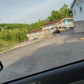 Boone Trail Motel - Hotels Near Me - Middlesboro, Kentucky Boone Trail Motel - Hotels Near Me - Middlesboro, Kentucky