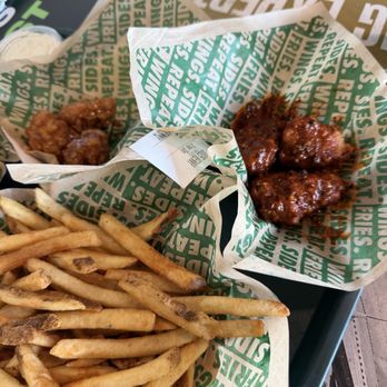 Wingstop - Chicken Wings Near Me - Clackamas, Oregon