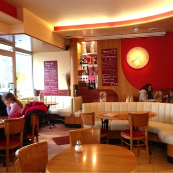 Eis-Café San Marco - San Marco Interieur - Ice Cream & Frozen Yogurt Near Me - Kelkheim, HE Eis-Café San Marco - San Marco Interieur - Ice Cream & Frozen Yogurt Near Me - Kelkheim, HE