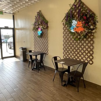 3 Simple - Interior - Coffee & Tea Near Me - Lake Worth, Texas