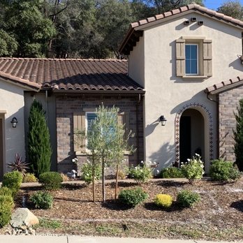 JPC Landscape Designs - Before photo. Very generic front yard. - Landscaping Near Me - El Dorado Hills, California JPC Landscape Designs - Before photo. Very generic front yard. - Landscaping Near Me - El Dorado Hills, California