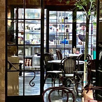 Violet Bistro - Kitchen is immaculate, and visible. - French Near Me - Los Angeles, California Violet Bistro - Kitchen is immaculate, and visible. - French Near Me - Los Angeles, California