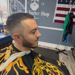 Royal barbershop - Skin fade and beard shape up