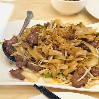 Tasty Spot Cafe - Beef chow fun - Chinese Near Me - Irvine, California