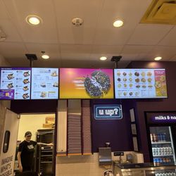 Insomnia Cookies - Front counter