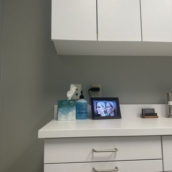 Mount Pleasant Dermatology - Exam Room - Dermatologists Near Me - Mount Pleasant, South Carolina Mount Pleasant Dermatology - Exam Room - Dermatologists Near Me - Mount Pleasant, South Carolina