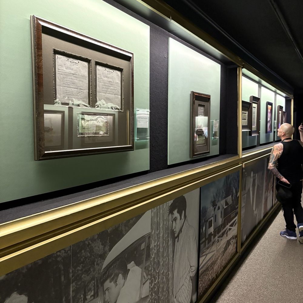 Graceland Mansion - Museums Near Me - Memphis, Tennessee Graceland Mansion - Museums Near Me - Memphis, Tennessee