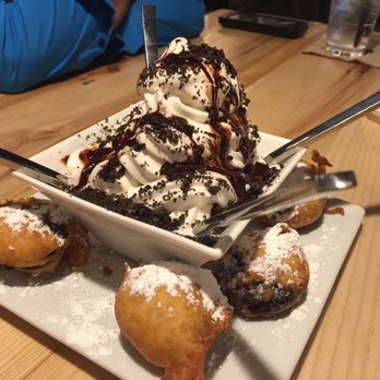 Bootleggers - Ahhh fried Oreos and ice cream. Big enough for 4 to share. - Burgers Near Me - Lynchburg, Virginia