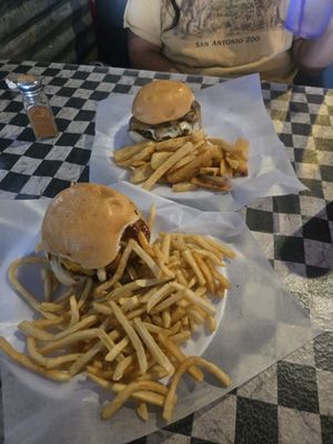 RG Burgers and Grill by null