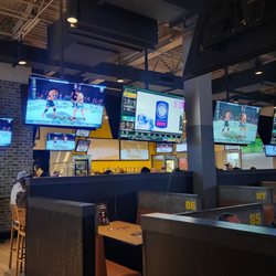 Buffalo Wild Wings - Restaurant