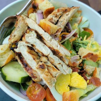 Citizen Burger Bar - House salad with geilled chicken - Burgers Near Me - Charlottesville, Virginia