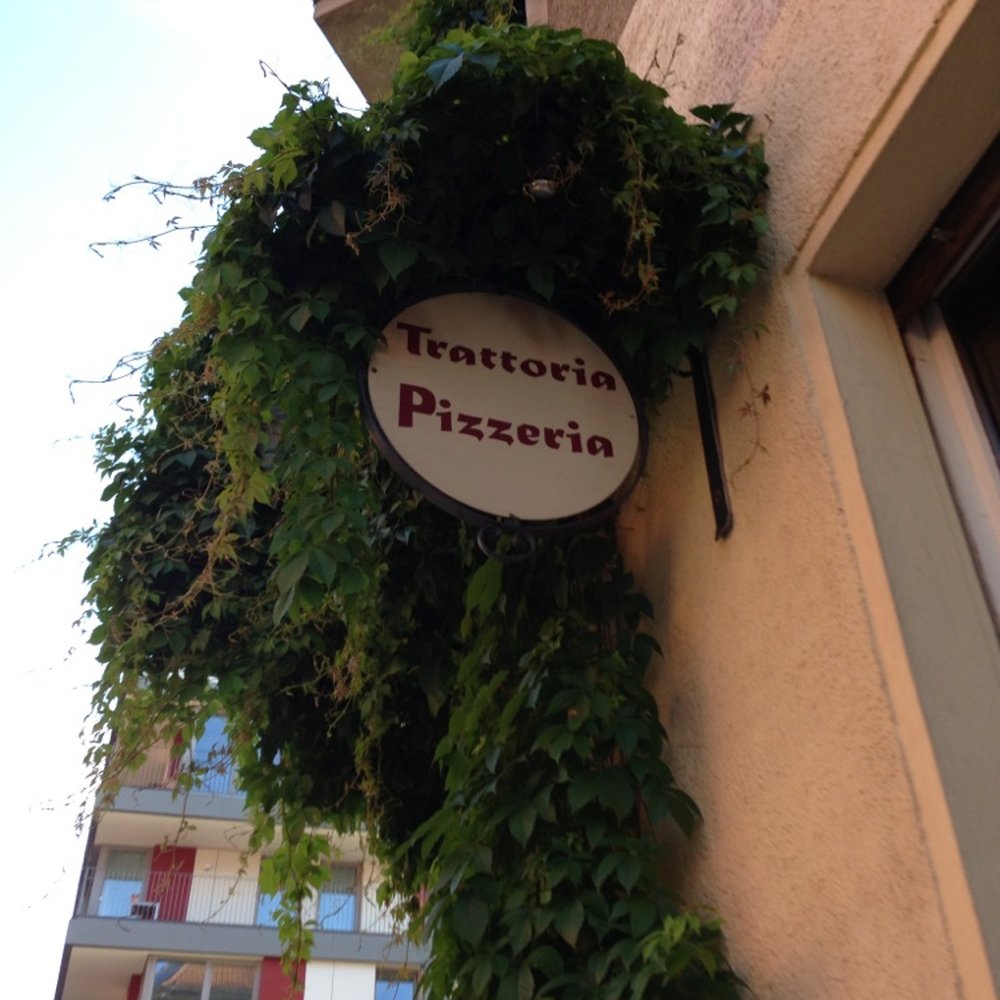 Pizzeria Trattoria Castel Montecroce - Pizza Near Me - Berlin, BE Pizzeria Trattoria Castel Montecroce - Pizza Near Me - Berlin, BE