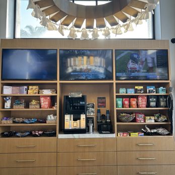 Premier 7 Car Wash - Snacks and coffee machine - Car Wash Near Me - Newport Beach, California Premier 7 Car Wash - Snacks and coffee machine - Car Wash Near Me - Newport Beach, California
