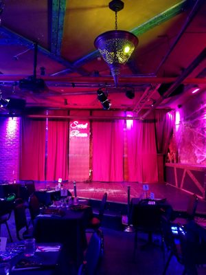 Lucky Cheng's Drag Queen Show Place by null