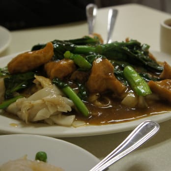 Double Greeting Wonton House - Chow fun with chicken and kai lanZ - Chinese Near Me - Edmonton, Alberta