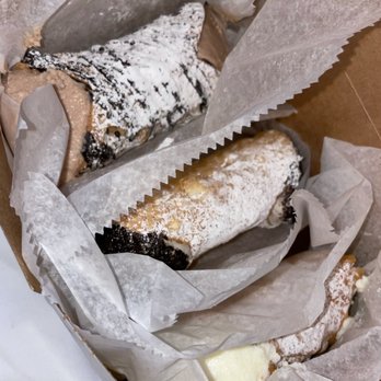 Mike's Pastry - Cannoli - Bakeries Near Me - Boston, Massachusetts Mike's Pastry - Cannoli - Bakeries Near Me - Boston, Massachusetts