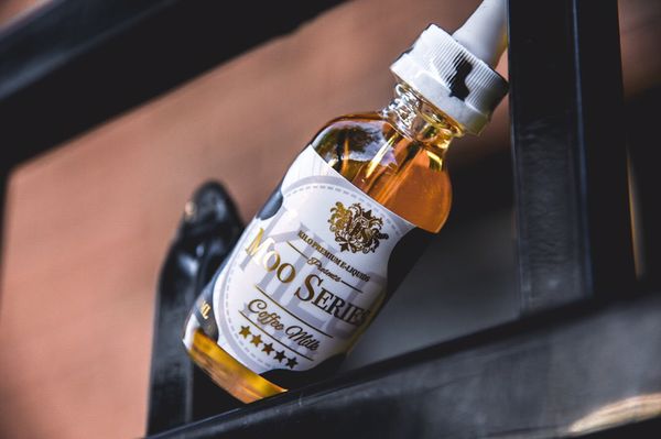 elfbar nachfüll pod läuft aus E-liquide DIY : faire son e-liquide de cigarette électronique soi-même main image 1