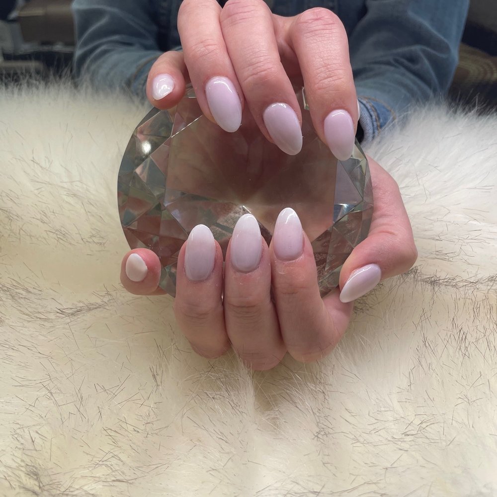 Tami's - Manicure - Nail Salons Near Me - Long Beach, California