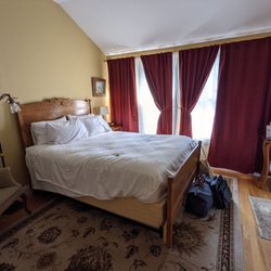 Fig Street Inn - 1st floor room with private entrance