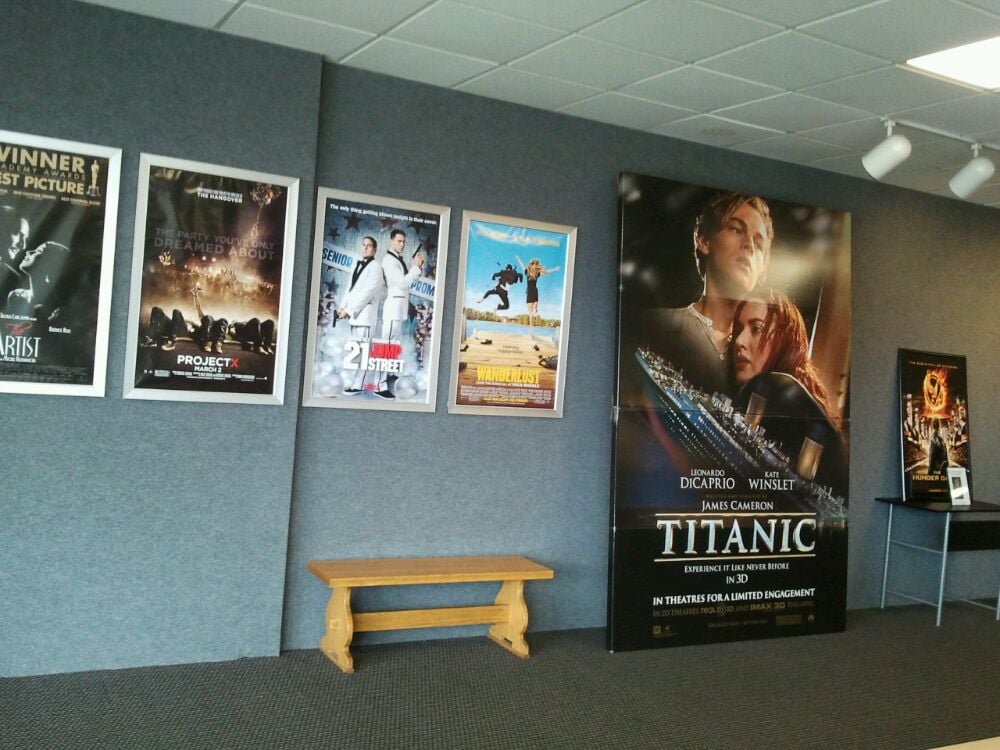 Social spots from Elkins Cinema 8
