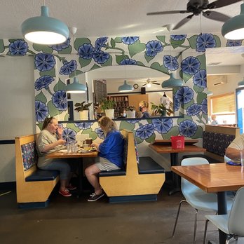 Morning Glory Café - Snapshot inside.  Way too cute. - Vegetarian Near Me - Eugene, Oregon