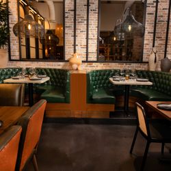 Amar Mediterranean Kitchen & Bar - Interior