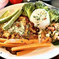Taqueria Los Hermanos - Chicken with butter, cilantro sauce, with steamed vegetables