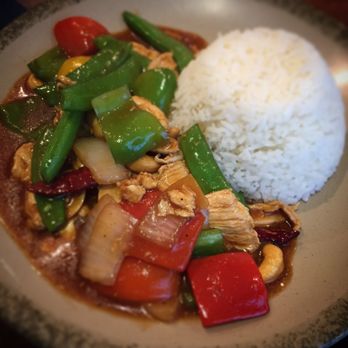 Hot Mama Noi's Thai On The Fly - Cashew Chicken - Thai Near Me - Pickering, Ontario