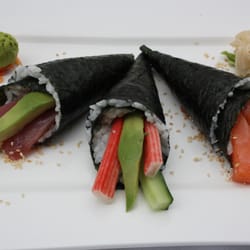 Sushi Masuta - Sushi Temaki Handrolls, von l. nach r. Thunfisch Avocado, Surimi Avocado/Gurke, Lachs Avocado