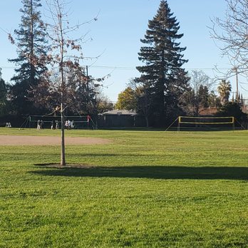 Henry Schmidt Park - Grassy field, volleyball nets set up - Parks Near Me - Santa Clara, California Henry Schmidt Park - Grassy field, volleyball nets set up - Parks Near Me - Santa Clara, California