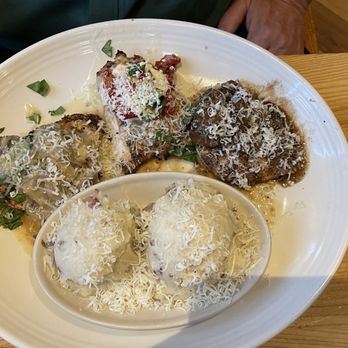 Carrabba's Italian Grill - Chicken Trio with garlic mashed potatoes - Italian Near Me - Shreveport, Louisiana Carrabba's Italian Grill - Chicken Trio with garlic mashed potatoes - Italian Near Me - Shreveport, Louisiana