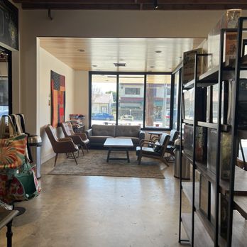 Game N Grounds - Seating area - Coffee & Tea Near Me - Los Angeles, California Game N Grounds - Seating area - Coffee & Tea Near Me - Los Angeles, California
