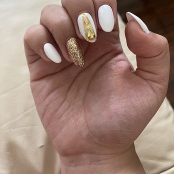 Foothill Nail Salon - White and gold nails - Nail Salons Near Me - La Crescenta, California