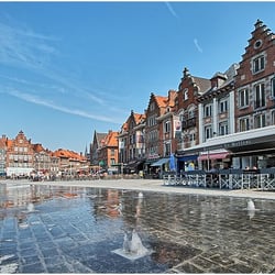 Le Beffroi - Situation sur la Grand-Place de Tournai