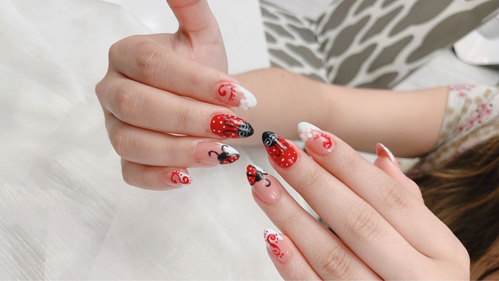 The Nail Loft Logo